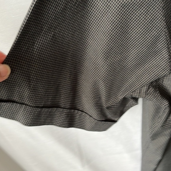 Van Heusen Traveler Shirt - Picture 4 of 11